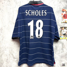 將圖片載入圖庫檢視器 1999-00 曼聯｜作客｜#18 史高斯｜90% New｜M｜1999-00 Manchester United #18 Scholes ( M )
