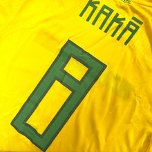 將圖片載入圖庫檢視器 2011-12 巴西｜主場｜#8 卡卡｜95% New｜M｜2011-12 Brazil Home #8 Kaka ( M )
