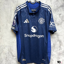 將圖片載入圖庫檢視器 2024-25 曼聯｜作客｜球員版｜BNWT｜2024-25 Manchester United Away Authentic ( Multiple Sizes )
