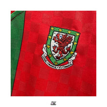 將圖片載入圖庫檢視器 1996-98 威爾斯｜主場｜90% New｜M｜1996-98 Wales Home ( M )
