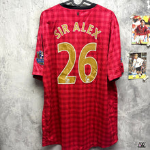 將圖片載入圖庫檢視器 2012-13 曼聯｜主場｜#26 SIR ALEX 紀念｜90% New｜XL｜2012-13 Manchester United #26 SIR ALEX ( XL )
