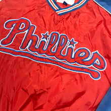 將圖片載入圖庫檢視器 《 Back To The 90s 》古著費城人 Nylon Sweatshirt｜95% New｜XL｜Vintage Philadelphia Phillies Nylon Sweatshirt ( XL )
