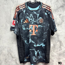 將圖片載入圖庫檢視器 2024-25 拜仁慕尼黑｜作客｜球員版｜BNWT｜2024-25 Bayern Munich Away Authentic ( Multiple Sizes )
