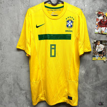 將圖片載入圖庫檢視器 2011-12 巴西｜主場｜#8 卡卡｜95% New｜M｜2011-12 Brazil Home #8 Kaka ( M )
