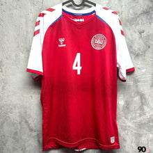 將圖片載入圖庫檢視器 2020-21 丹麥｜主場｜#4 卡積亞｜BNWT｜L｜2020-21 Denmark Home #4 Kjaer ( L )
