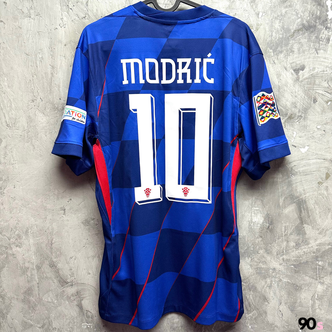 2024-25 克羅地亞｜作客｜連原裝印字 + 2024 歐國盃 / 歐國聯 Full Set｜BNWT｜2024 Croatia Away with Printing & EURO 2024 or UEFA Nations League Set ( Multiple Sizes )