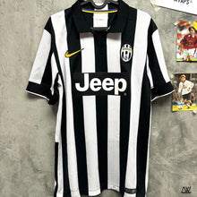 將圖片載入圖庫檢視器 2014-15 祖雲達斯｜主場｜#23 維度｜90% New｜M｜2014-15 Juventus Home #23 Vidal (M)
