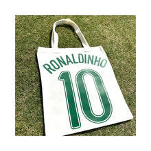 將圖片載入圖庫檢視器 【Football Culture Studio】- World Cup Legend 2006 Ronaldinho ‘ Tote Bag
