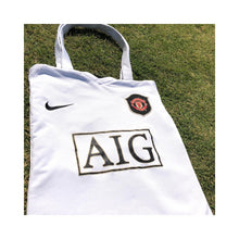 將圖片載入圖庫檢視器 【Football Culture Studio】- 2006-07 Man Utd Away Tote Bag
